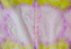 Gotowa praca plastyczna ucznia pt. „Tęczowy papier