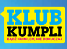 Na żółtym tle niebiesko czarny napis Klub Kumpli.