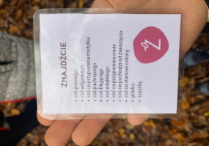 Przykładowa karta pracy przedstawiająca co każde dziecko musi odszukać w lesie.