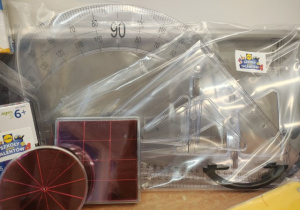 Zestaw przyrządów matematycznych do tablic.