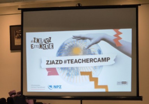 Slajd prezentacji witający nauczycieli na #TeacherCamp.