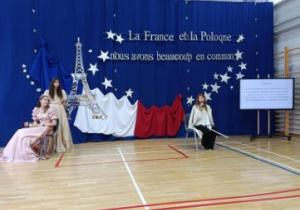 Część artystyczna w czasie uroczystości.