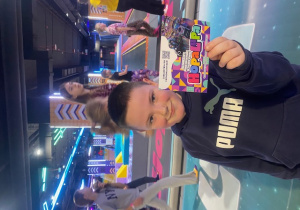 Uczeń z wygranym kuponem w konkursie Podłoga to lawa.