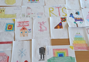 Prace plastyczne wykonane przez uczniów klas czwartych i piątych z wykorzystaniem kredek drewnianych oraz flamastrów techniką połącz kropki